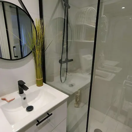 T3 Spacieux, 6 Pers., Jardin Et Parking, Quartier Calme - Fr-1-607-106 *