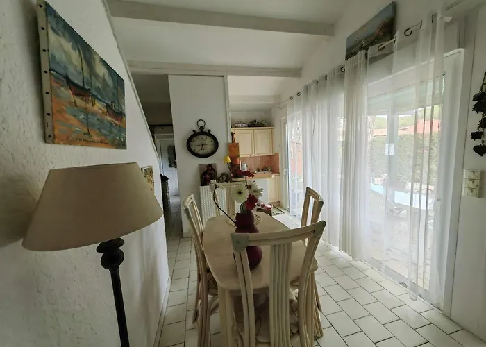 T3 Spacieux, 6 Pers., Jardin Et Parking, Quartier Calme - Fr-1-607-106